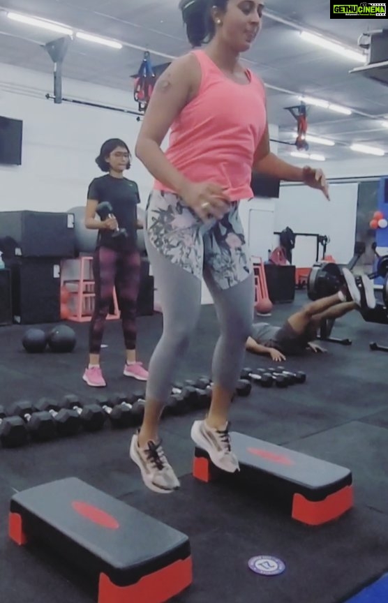 Kaniha Instagram - Totally took control over the first day of this year 2022. Temple visits,family visits, family cuddles and last but not the least my ME TIME at the gym. Fitness n good health seems to be the need of the hour with the never ending pandemic around us. There are few things that we can take charge of - our Health being the top priority. Here's my dose of motivation for all those who postpone n procrastinate! We're in this together!! Let's inspire n motivate each other for a healthy tomorrow! Love you all Happy New year 🥰 F45 Training Neelankarai