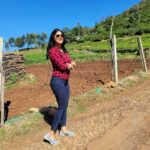 Kaniha Instagram – Standing tall being caressed by the chill breeze..
Never knew a beach bum like me would fall in love with the hills..

In love❤

#nilgiris #hills #lifeisgood Coonoor