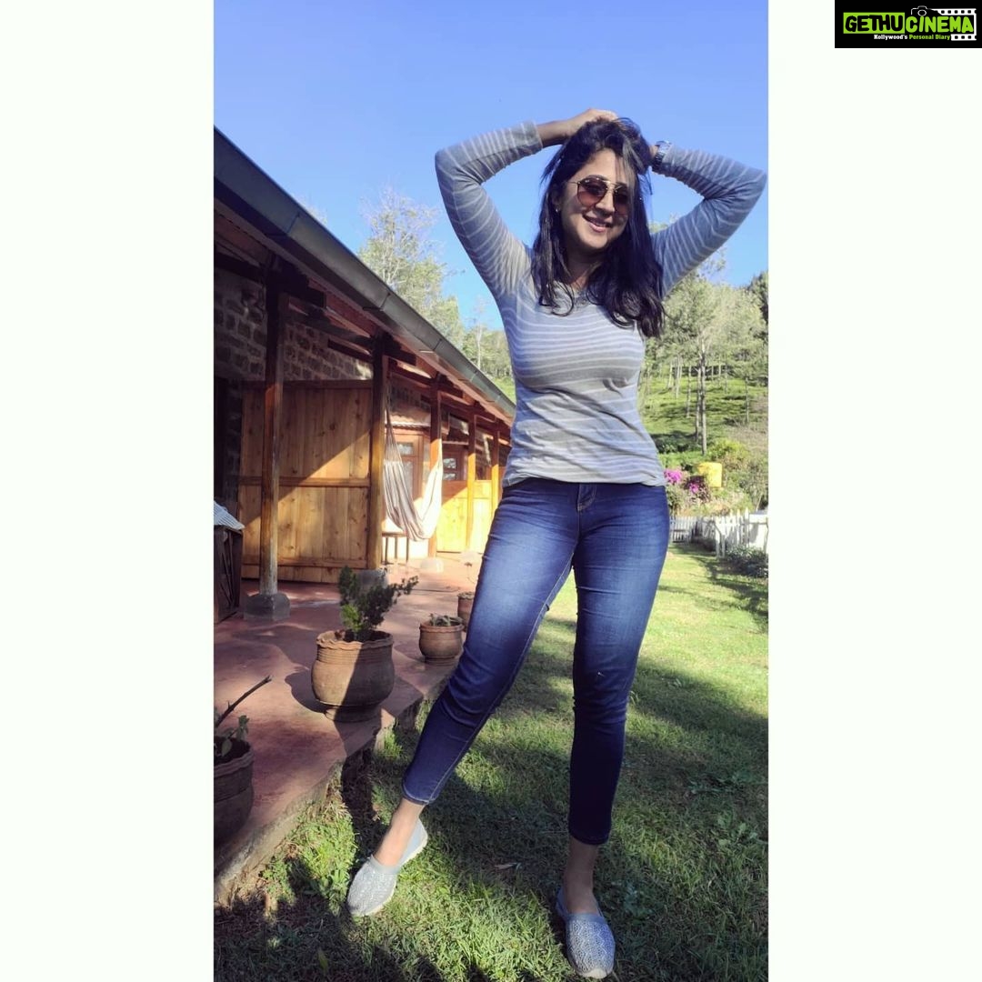 Kaniha Instagram - Many meters high..breathing cleaner n fresher air..Absorbing the sounds of nature..watching the sun rise and sunsets behind the beautiful hills of Nilgiris.. Far away from the mad mad city buzz!! Don't I look happy?🤗☺☺ Staying at this cozy cottages @atwoodcoonoor #lifeinthehills #nilgiris #coonoor #atwoodcoonoor #greenery Coonoor,Nilgiris