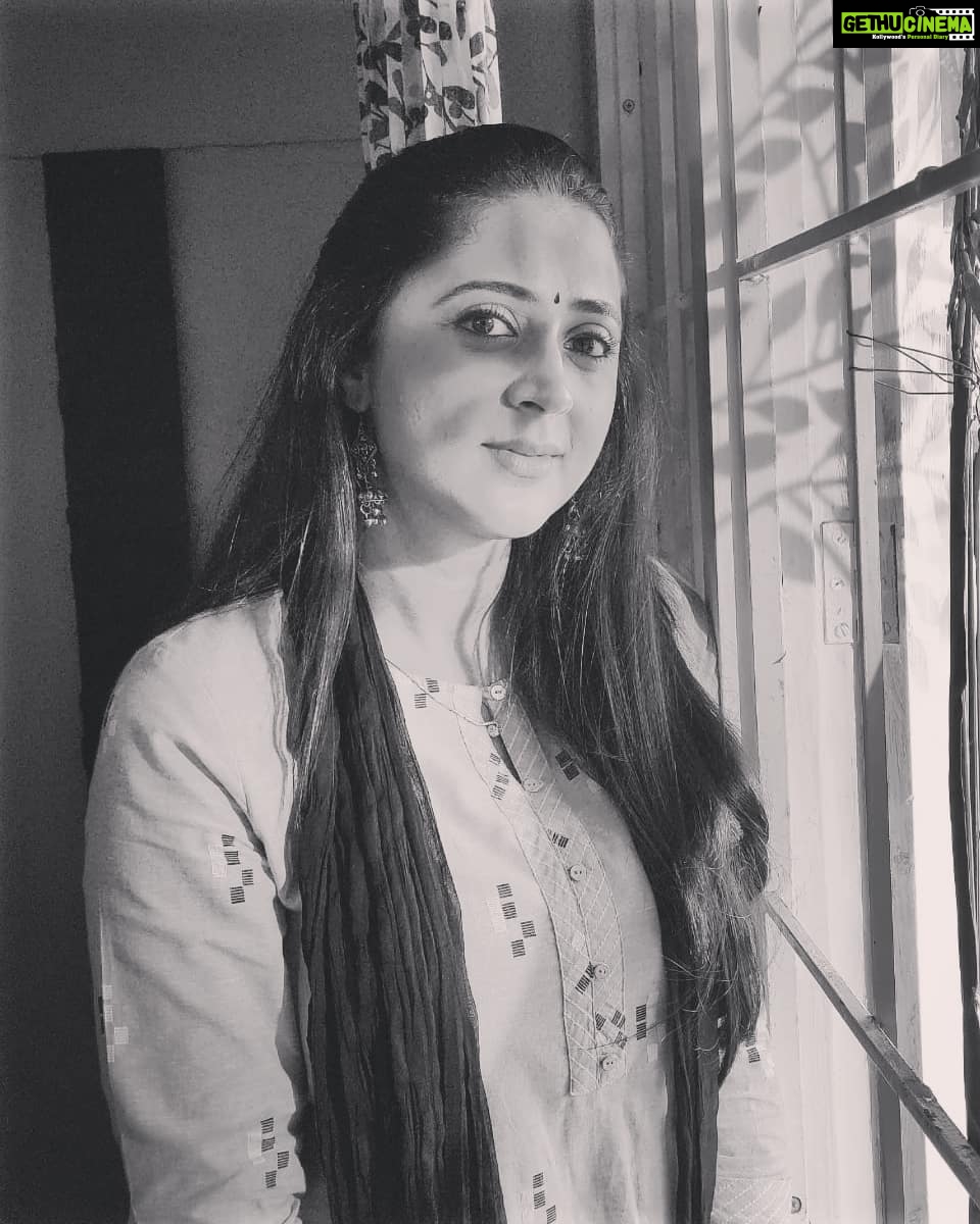 Kaniha Instagram - Can't believe we are in the last week of the year 2021. It's time to retrospect and Wishing you all a Merry Christmas and Happy new year. Love, Kaniha Ps: stay happy stay naughty🤗🥰 Chennai, India