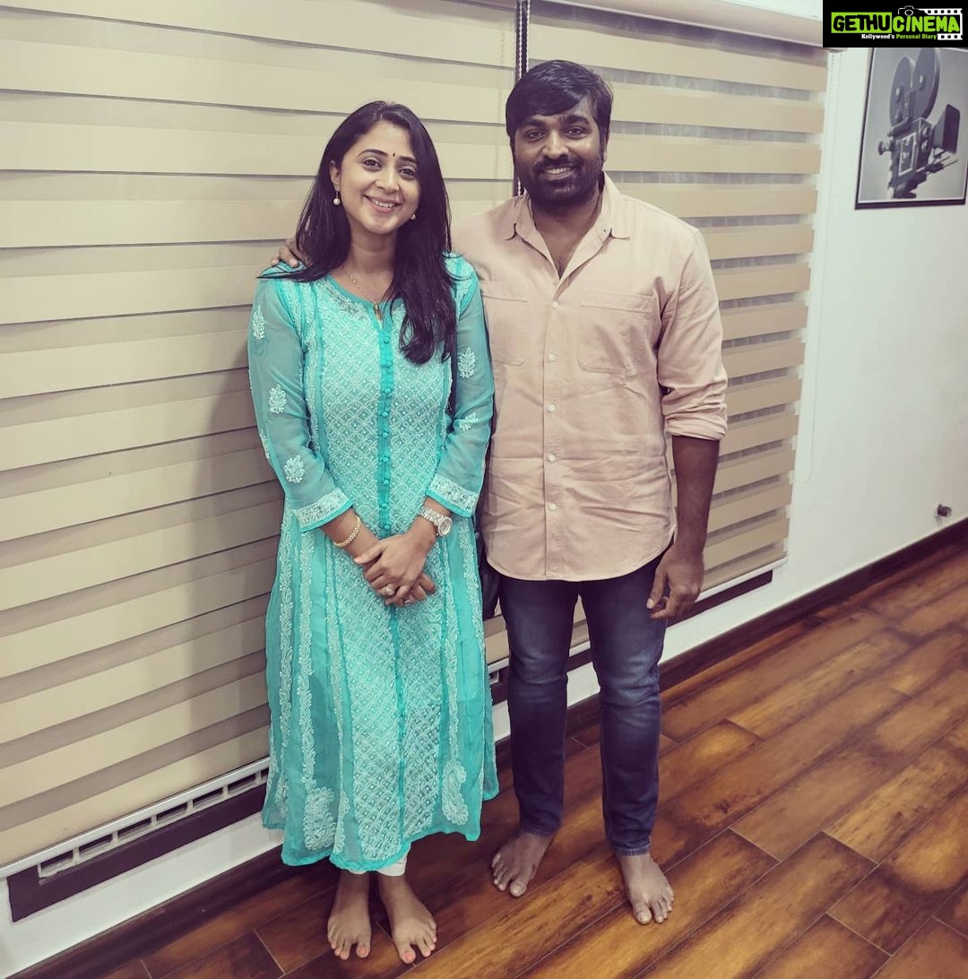 Kaniha Instagram - Always a pleasure meeting with this super humble, super sensible and amazing human being! Thanks @actorvijaysethupathi for your time! That's an excited me covering up all my excitement with that super misleading smile πthis morning when I met with him at his office. π€β€π Chennai, India