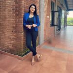 Kaniha Instagram - She's her own boss! 😎😎 Living life on my own terms! #bosslady #beyourownboss #womeninformals #shootlife Chennai, India