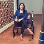 Kaniha Instagram - She's her own boss! 😎😎 Living life on my own terms! #bosslady #beyourownboss #womeninformals #shootlife Chennai, India