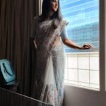 Kaniha Instagram - There's always a Ray of sunlight for a perfect pic & A Ray of Hope for perfect moments!! #sareelove #moments