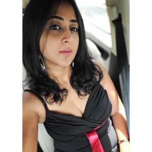 Kaniha Instagram - 🖤❤🖤