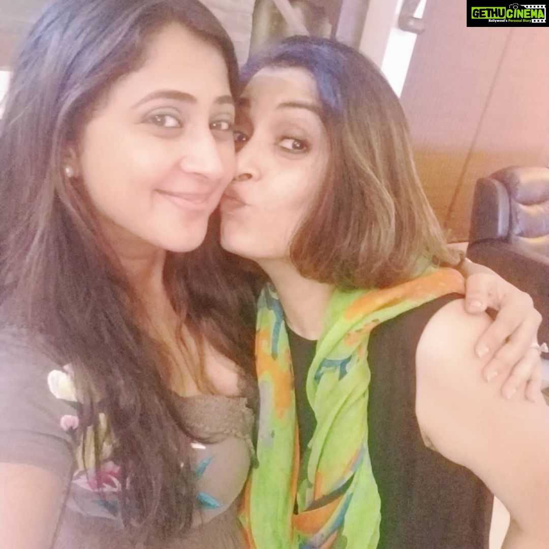 Kaniha Instagram - Happiest Bday to this charismatic, gorgeous,coolest,fun yet so real @meramyakrishnan Miss being there todayπ€π€π€ Have a fabulous day darling πππ Look forward to more memories,travels and great times ahead!!