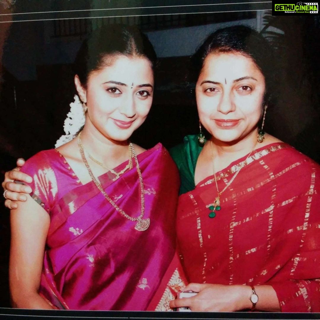 Kaniha Instagram - @suhasinihasan Wishing you a wonderful milestone birthday as gorgeous as you are! The smile ,that heartfelt laughter ,those profound thoughts and this amazing positive energy that you exude ..you are an epitome of grace.. May The Almighty wish you with great health, love and happiness in abundance.. Happy 60th gorgeous!! 🥰🥰 @suhasinihasan