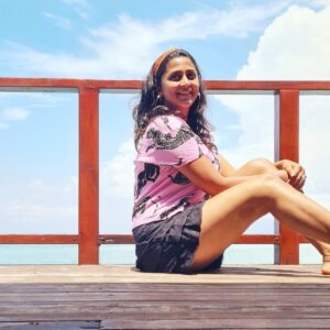 Kaniha Instagram - Kissed by the sun,waves and the salty breeze!
Throwback : vacay to this paradise called Maldives..
#cancerzodiac #watersigns
#throwback #maldives #memories #lifeisbeautiful #longlegs

🥰😍🌊