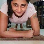 Kaniha Instagram - Who's in for this core/plank challenge Simple n fun!! Try it out it.Remix it and post it when u do..coz I wanna see 'em!! Also no cheating ..shouldn't speed up or slow down the camera recording speed 🤪🤪🤪 Let's get to the core of it💪💪 Ps: smile is optional🤣🤪🤣 Happy monday❤