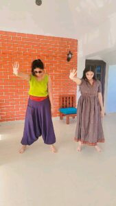 Kaniha Instagram - Early morning fun at shoot with this cutie! @haripriyaa_official #reelitfeelit❤️❤️ #dancereels #fun Chennai, India