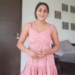 Kaniha Instagram - "முத்து மாமா என்னை விட்டு போகாதே, என் ஒத்த உசுரு போனா மீண்டும் வாராதே" 💕💕 #reelfun #instareels #singitreelit