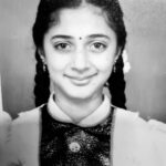 Kaniha Instagram - That Madurai girl! மதுர பொண்ணு! The neatly oiled n plaited hair, that tiny bindi, and a little strand of jasmine flowers used to be that nerd me back in school. ❤ #passportphoto #flashback #blackandwhite #youngerme