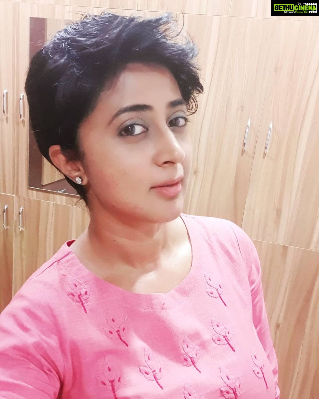 Kaniha Instagram - Hello there ❤ No I din't chop ma hair This was during a look test for a movie 😝😝 #changeisgood #breakthemonotony #actorslife