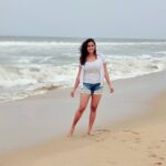 Kaniha Instagram - The universe is listening.to us.. To Our silences too! 💙💙 #beach #ocean #liberateyourself #loveyourself Chennai, India