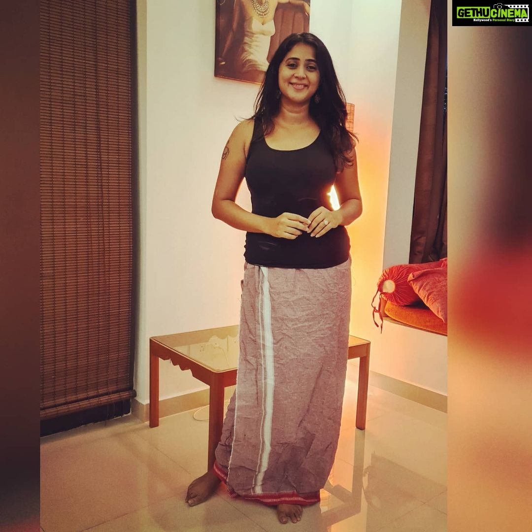 Kaniha Instagram - Why wear dhoti pants when you can wear the real deal ππ My lockdown wardrobe π So comfy βΊ This pink veshti /dhoti/mundu is especially ma most fav of em all #dhoti #veshti #comfort #comfortoverstyle Chennai, India