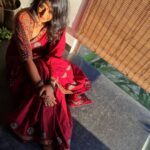 Kaniha Instagram - 'Woman by the Window' Sun kissed 💋 #vitamind #sunkissed #sareelove #sixyardsofelegance Chennai, India
