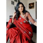 Kaniha Instagram - Don't know where to start? - - Begin with being happy with who you are.. 🙂❤🙂 #sareelove #sareesofinstagram #loveyourself💕 #lifeisshortliveit Chennai, India