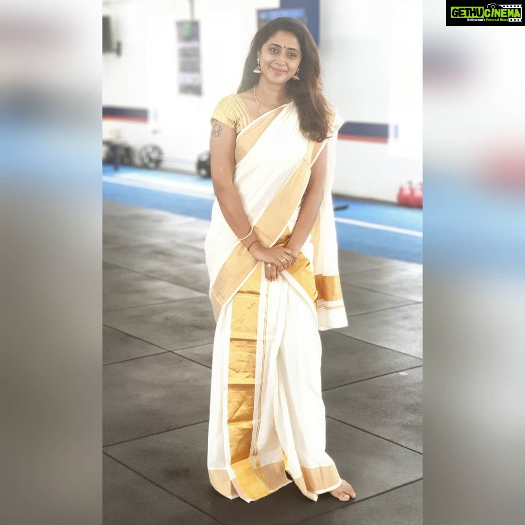Kaniha Instagram - Happy Vishu 🌼 இனிய தமிழ் புத்தாண்டு நல் வாழ்த்துக்கள் May this new year bring good health and prosperity to all your near and dear ones💕 Prayers and wishes 🙏 #happyvishu #happytamilnewyear #goodluck #positivevibes