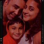 Kaniha Instagram – Family is all that matters.
Give your loved ones a big tight hug tonight!

#hug
#hugmatters
#family  #familyhug #mylittleworld #myeverything ing VARU by Atmosphere