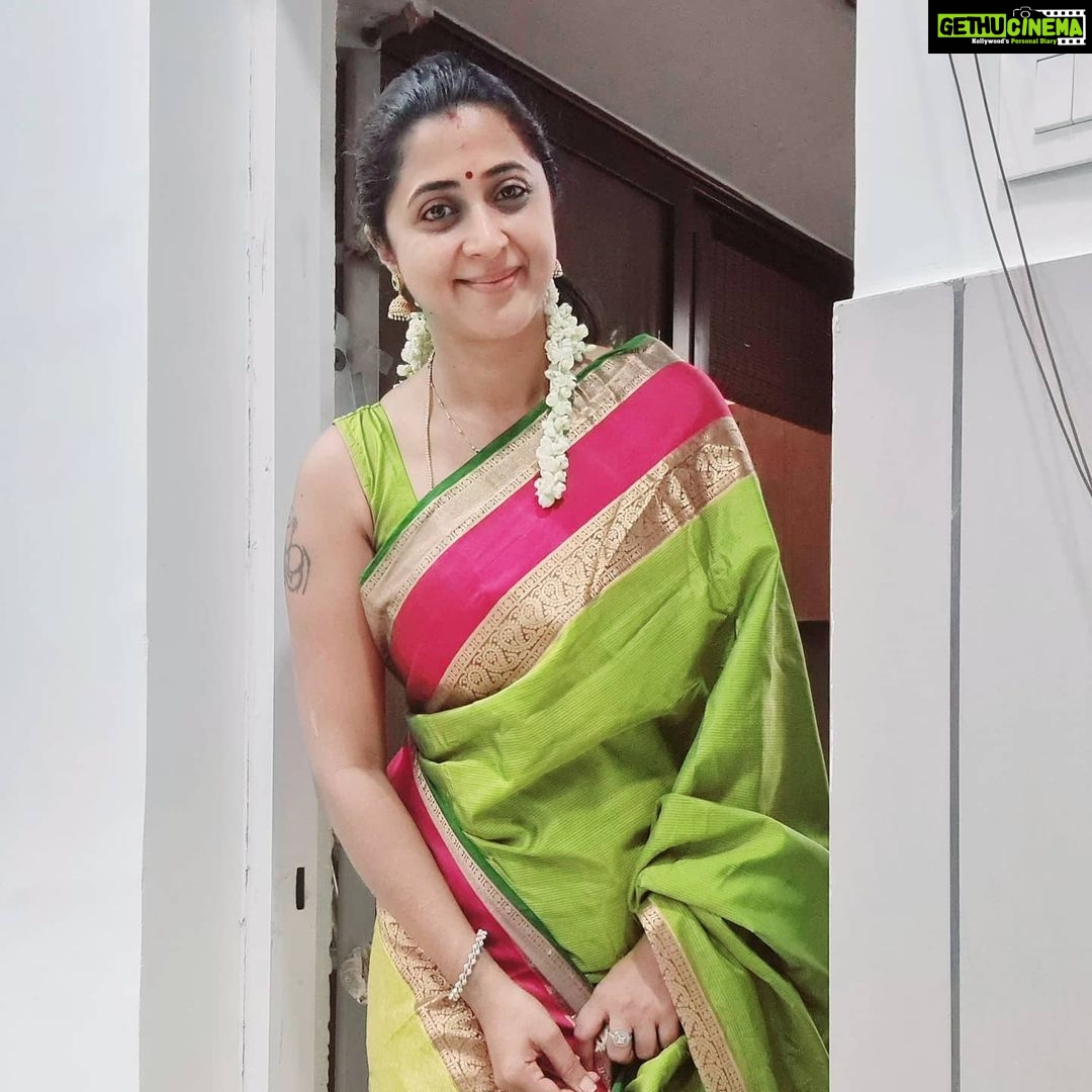 Kaniha Instagram - Happy Vishu 🌼 இனிய தமிழ் புத்தாண்டு நல் வாழ்த்துக்கள் May this new year bring good health and prosperity to all your near and dear ones💕 Prayers and wishes 🙏 #happyvishu #happytamilnewyear #goodluck #positivevibes