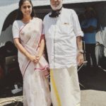 Kaniha Instagram - Excited to work with joshiy sir after Christian brothers ❤ Legend of a director 💕 #paapan #joshiy #kaniha #shoot #locationstills #onlocation Kottayam Town