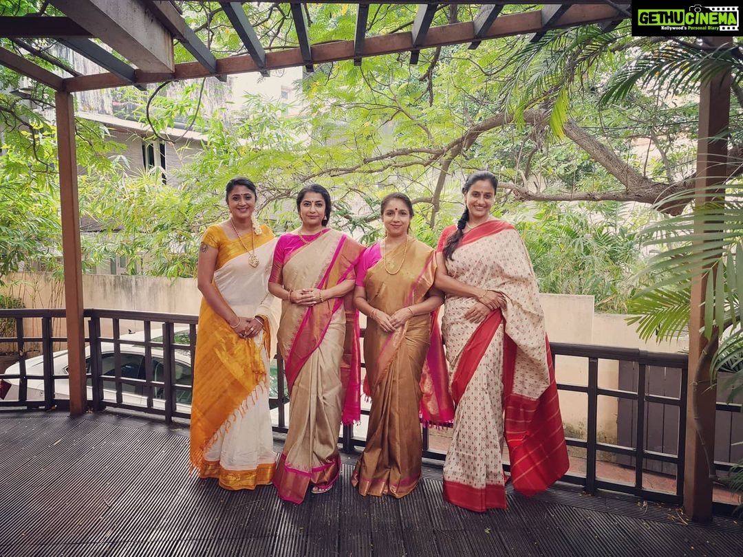 Kaniha Instagram - Surround yourself with positive people they say. My day couldn't have gotten better! Had such a lovely time doing something special with the absolutely talented and ever gracious @suhasinihasan mam, Revathy chechi n @anuhasan.india π My fav women! β€ #positivevibes #myfavactresses Chennai, India