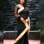Kaniha Instagram - Don't hold on to people who pull you down. Free yourself !! 🖤 #loveyourself #lifeisbeautiful #sareesofinstagram #blacksaree #kaniha Chennai, India