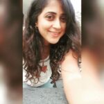 Kaniha Instagram - One of my fav songs❤ நான் போகிறேன் மேலே மேலே  பூலோகமே காலின் கீழே  விண்மீன்களின் கூட்டம் என் மேலே.. பூவாளியின் நீரைப்போலே  நீ சிந்தினாய் எந்தன் மேலே  நான் பூக்கிறேன் பன்னீர் பூப்போலே Chennai, India