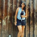 Kaniha Instagram - One of the best thing about hanging out with your besties is that they put up with all ur nonsense and click good pics for ya 😛😛 ❤ #kaniha #lifeisbeautiful #longlegs Bangalore, India