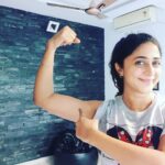 Kaniha Instagram - Small joys when you see results ❤ I've always loved a well toned body,not too skinny,not too muscular(It doesn't come without effort ofcourse!) Ive been against shortcuts and anything unnatural.. So consistent workouts and a bit of discipline, with a decent moderation of what I eat has helped me maintain the way I look! One of those happy mornings! ☀️🌅 #kaniha #nopainnogain #stafit #f45neelankarai #stayhomestayfit