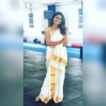 Kaniha Instagram - Do one random act of kindness today. ❤ "A simple act of kindness and love always sparks another." #kaniha #randomactsofkindness #saree #keralasaree #smilemorefussless