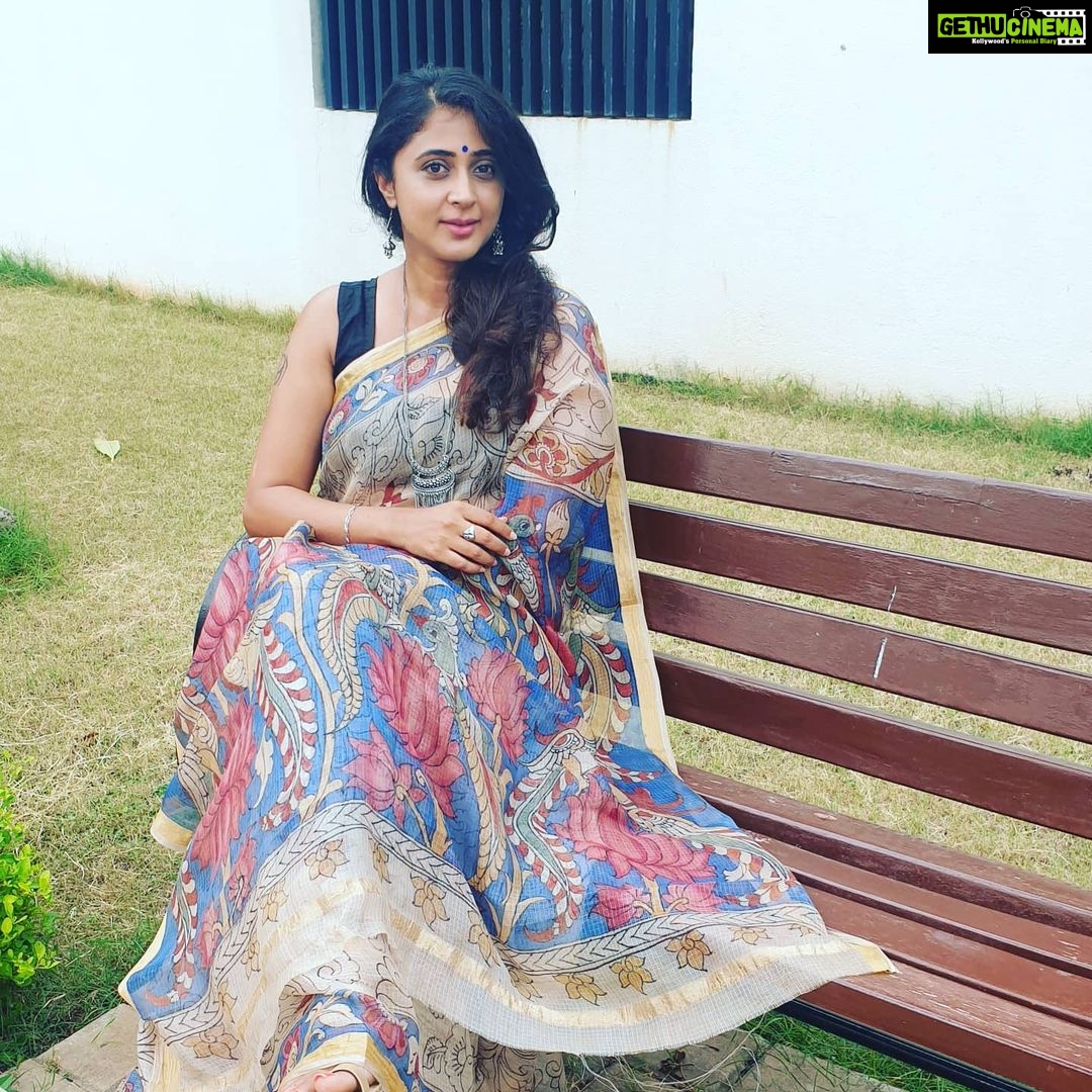 Kaniha Instagram - Wearing this absolutely soft,light piece of art from @inde_loom Pen Kalamkari is a native art form of AP existing from more than 400 years , which are painted by artisans with more than 20+ years experience using natural vegetable dyes. It takes 45 days to craft each saree . The fabric is Kota doria silk chequered , which weighs less than 250 grams in weight n breezy . ❤ #kalamkari #sareelover #sareenotsorry #saree #sareepact #sarilove #sarinotsorry #sareeinspiration #sareeaddict #Sari #kotadoria #kotadoriasilk #penkalamkari Chennai, India