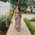 Kaniha Instagram – Wearing this absolutely soft,light piece of art from @inde_loom

Pen Kalamkari is a native art form of AP existing from more than 400 years , which  are painted by artisans with more than 20+ years experience using  natural vegetable dyes.

It takes 45 days to craft each saree .

The fabric is Kota doria silk chequered , which weighs less than 250 grams in weight n breezy .

❤

#kalamkari
 #sareelover #sareenotsorry #saree  #sareepact #sarilove #sarinotsorry  #sareeinspiration #sareeaddict #Sari  #kotadoria #kotadoriasilk #penkalamkari Chennai, India