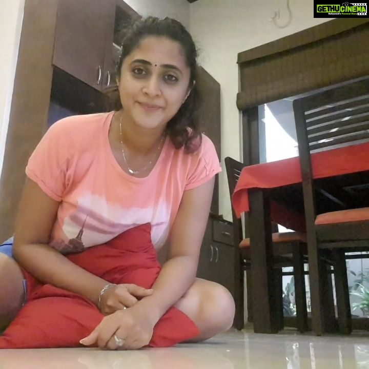 Kaniha Instagram - Was so thrilled to see so many of you send me your virtual runs. Why don't we now add a plank everyday and make sure we get better every day. Even if I can inspire a few here that joy gives me immense happiness ❤😊 #eveydayplank #virtualrun #kaniha #stayfitdontquit