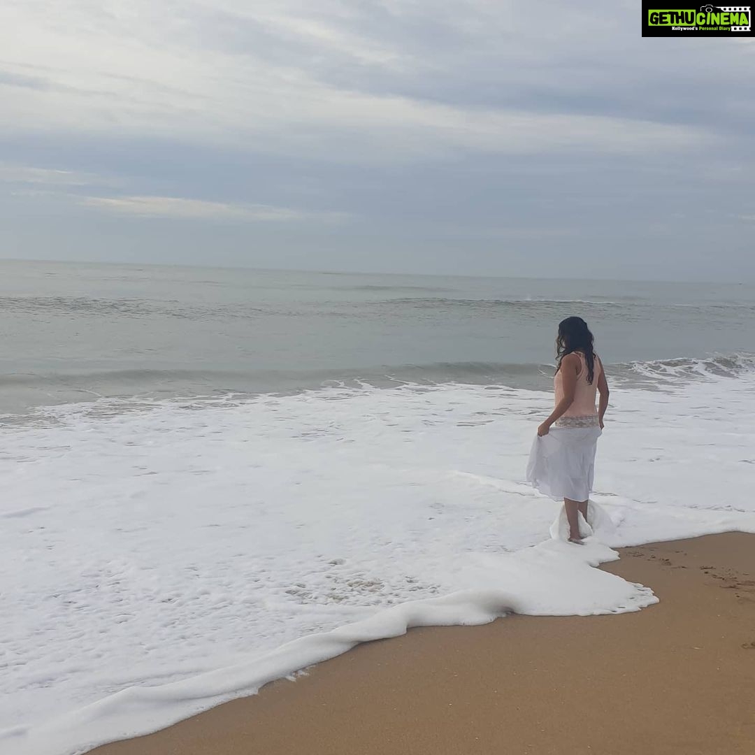 Kaniha Instagram - The sun rise, the waves sparkling like jewels and my thoughts ❤ #thalassophile #kaniha #beachlover #sunrise