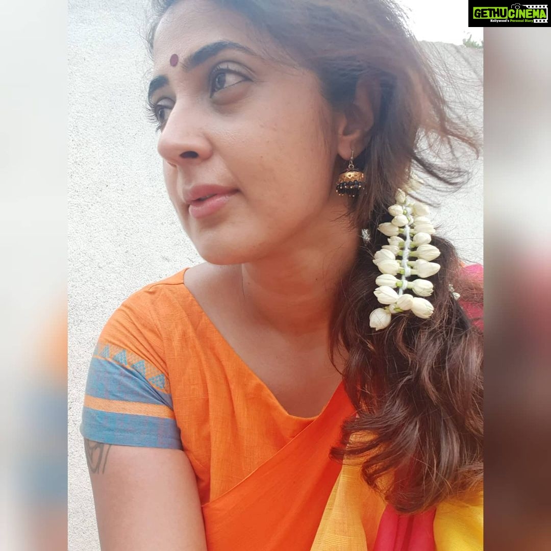 Kaniha Instagram - Would you ever give away the keys to you house to someone? Would you ever give away the keys to your car to someone? Or would you give away the key to your vault/locker to someone? NO right?? Then why do you give away the key to your happiness to someone? Not everyone will know to value and treasure it.Some may ,some won't so why even risk it? Hold on tight to that key coz your happiness is important. ❤ #dontworrybehappy #kaniha #simple