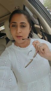 Kaniha Instagram - Lalettan de Fan alle!! Jus for fun one Sunday reel while waiting in the car! #trendingreels #reelfun #feelitreelit #lalettan #malayalamreels Chennai, India