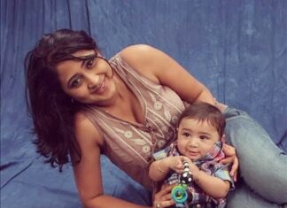 Kaniha Instagram - Memories last a lifetime. Invest your thoughts, energy,time in the right people coz you'll end up making good memories effortlessly. This pic was taken 9 years ago When I carried this little bundle to a mall in Virginia to click pics at a studio😄😃 Memories are timeless treasures ❤ #kaniha #momandson #staystrong