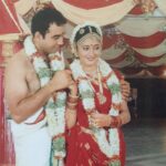 Kaniha Instagram - Couple of hours just flew by as I sat there flipping through all my albums.The pleasure of flipping thru each page is so hard to describe as it brings back a flurry of memories.Digital albums dont stand a chance. These are few of my fav moments. Yes like most of the brides I too cried on my wedding as he tied the knot..gawd it was so emotional.. Why dont y'all dust out and pull out your albums and share your fav pic/moment from your wedding album. All you single peoplesssss get hitched sooon 😬🤪😁😝 Tag me coz only then I'll get to see them. ❤ #weddingalbum #kaniha