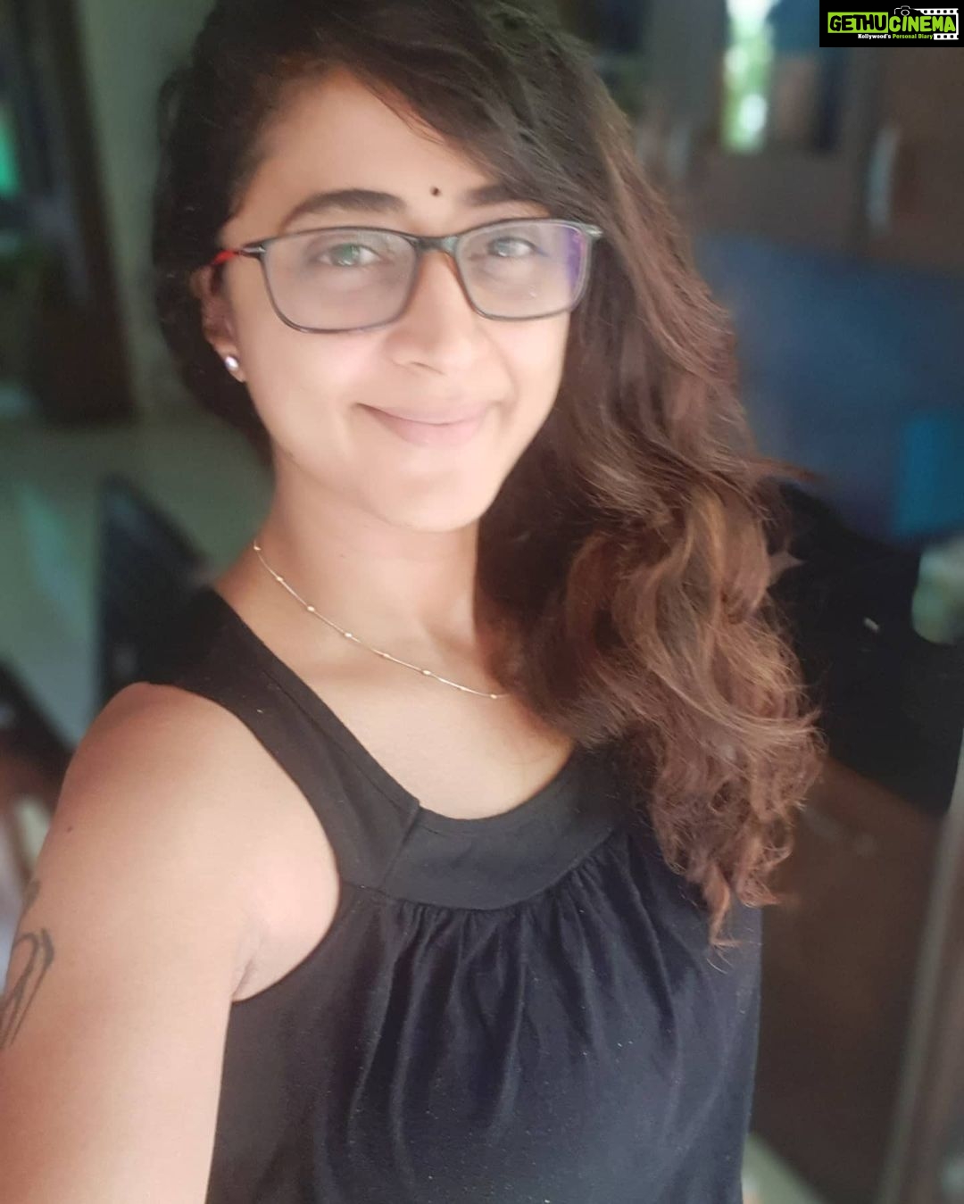 Kaniha Instagram - We all wanted everyday to be a Sunday.. Alas!! Our wish has come true. Now we all wanna get back to living life like we know it.. How ironical β€ Have a great day allππ Will plan on coming live this week.. Lets chat.. Chennai, India
