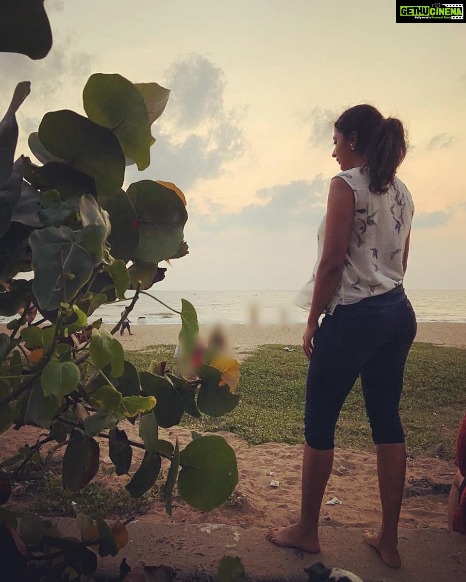 Kaniha Instagram - A strong woman is never asked if shes tired,if she has anxiety or fear, if she is suffering or falling. A strong woman is not forgiven becoz she's expected to have known better. A strong woman is blamed when she's missing a minute but her presence is barely noticed as it's taken for granted.. The strength it takes to be the strong woman is never really noticed or honoured. Honour,respect and recognize all those strong women in your life because they also need to be loved ,pampered and feel that they can rest in you. #strongwoman #kaniha #sisterhood