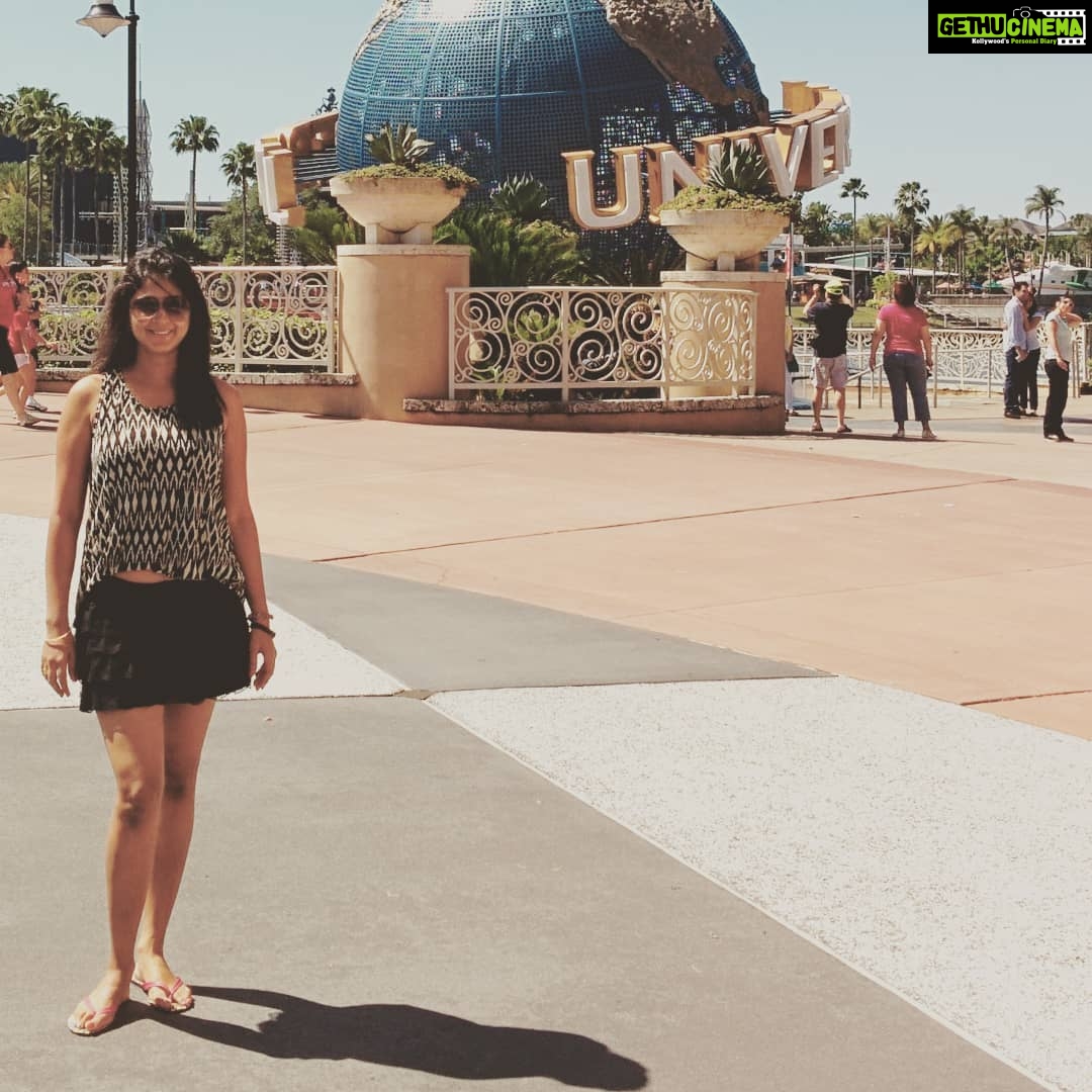 Kaniha Instagram - A true Universal fan❤ Have visited all the studios. Every single time this place never ceases to amuse me.It connects me with the child hidden within. Ps: I enjoyed this place more than my son did 😂 #tbt #universalstudios @kaniha_official Universal Studios Florida