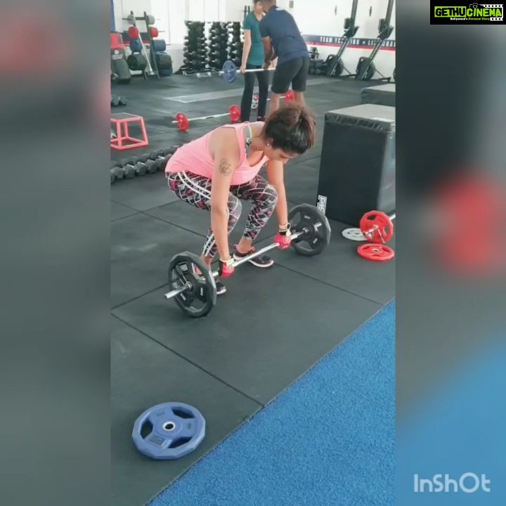 Kaniha Instagram - Today was a happy morning when I could clean squat and press.1 year back my knees shivered & the sight of weights scared me.It was my fear that overpowered me. At @f45_neelankarai I am not at competition with anyone but just becoming a better version of myself every single day. Thanks @bigboy_avr @vicky_naren for the morning motivation. Moments like these make me a proud F45 ite. Myth buster: women who lift heavy don't become macho and muscular like men.We only get stronger and fitter. #kaniha #womenwholift #f45training #f45piston #f45neelankarai #fitfam #fitnessmotivation F45 Training Neelankarai