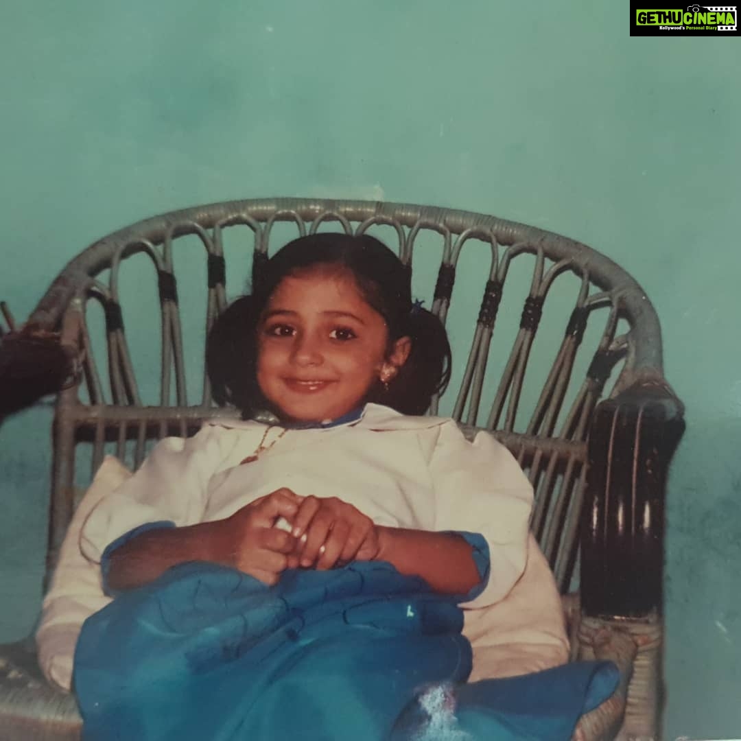 Kaniha Instagram - Growing up in the 80s was so blissful.. Grew up with just a handful toys Play time meant outdoor fun Gadgets dint rule our lives We still hold those Moral values way highup above other things. On the whole life seemed so simple. Happiness dint come with a price.. Aaahh hugs to all those 80s kids β€π€β€ Only we know what this generation is misssing Leave me a π€ if you relate to this. #80skid #nostalgia #childhoodmemories #kaniha Chennai, India