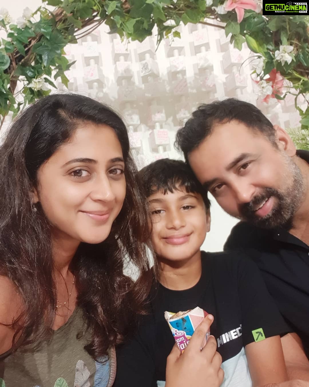 Kaniha Instagram - To drag these two for a pic is quite the task. And yes I did it😝😝 Cheers to life❤ Pondicherry