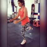 Kaniha Instagram - Saturday morning done right #hollywood session @f45_neelankarai 27 killer workouts 🤪🤪 This one was my fav,was a bit tricky to get the balance but was definitely worth trying... TRX Bulgarian squat For strengthening the legs and core. #trxbulgariansplitsquat #kaniha #f45training #f45hollywood F45 Training Neelankarai