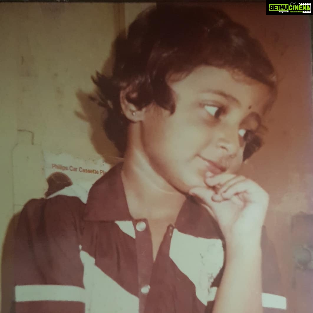 Kaniha Instagram - Growing up in the 80s was so blissful.. Grew up with just a handful toys Play time meant outdoor fun Gadgets dint rule our lives We still hold those Moral values way highup above other things. On the whole life seemed so simple. Happiness dint come with a price.. Aaahh hugs to all those 80s kids β€π€β€ Only we know what this generation is misssing Leave me a π€ if you relate to this. #80skid #nostalgia #childhoodmemories #kaniha Chennai, India