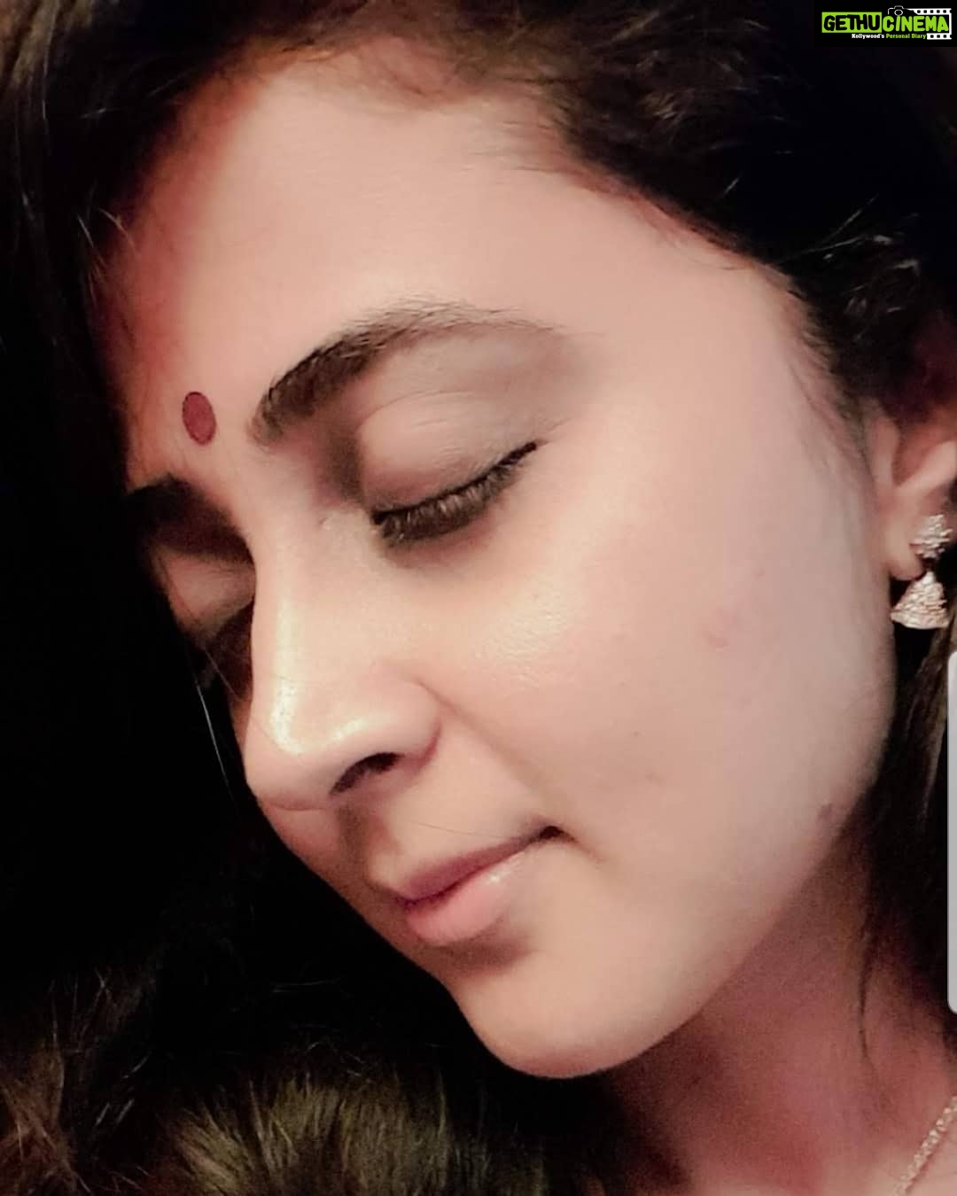 Kaniha Instagram - Keep that smile on.. Never give up on happiness.. Safeguard the key to your happiness.. Don't give it away.. Only if you value your happiness others will. #happy #kaniha #positivethinking
