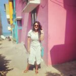 Kaniha Instagram - After a yummm meal @eliskitchen.mahabs walking around the streets of Mahabalipuram. Life is good 😊😊😊 #mahabalipuram #chennaiponnu #beach Mahabalipuram, Tamil Nadu, India