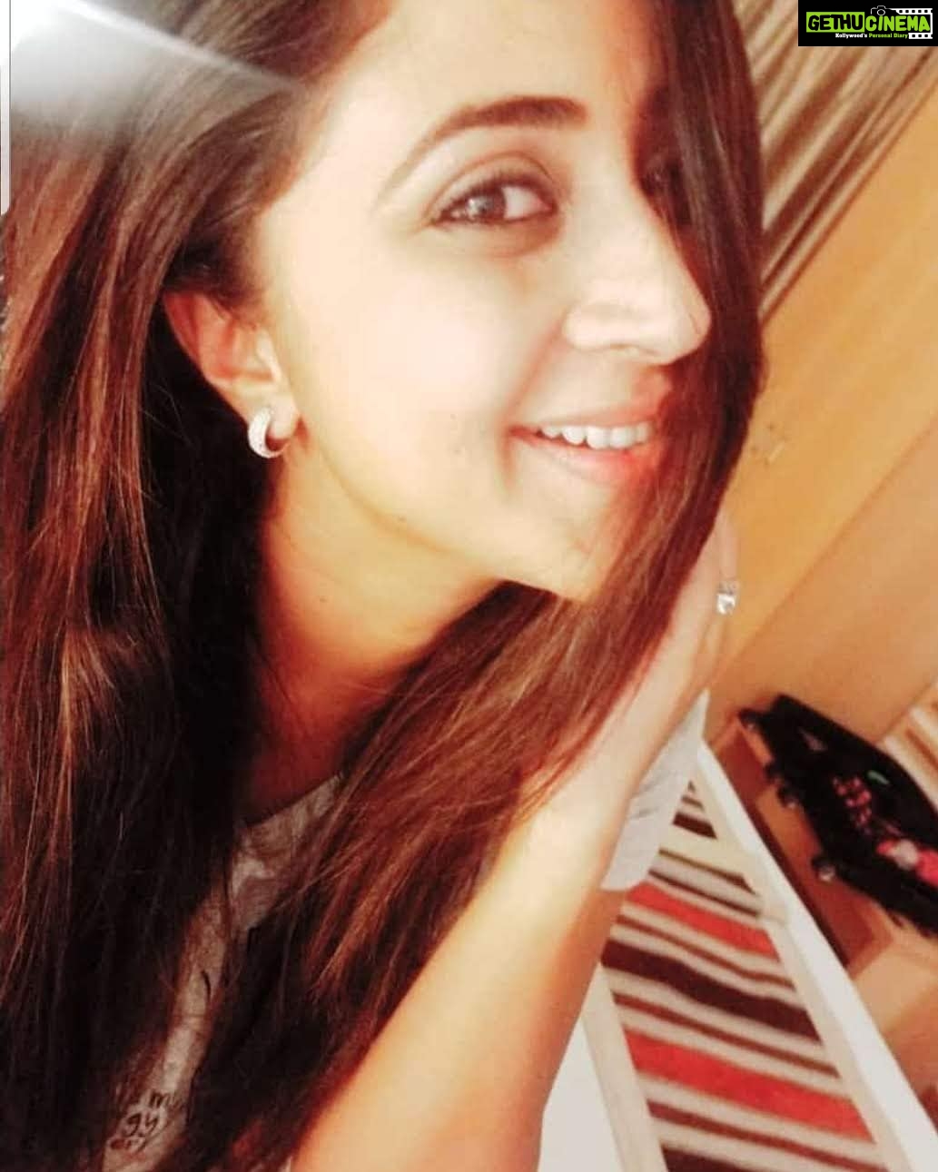 Kaniha Instagram - You glow different when you are not hating,hurting bitter or in a mess. You glow different when you are at peace with yourself. Don't ever give up that glow for anybody or any situation. #kaniha #beyou #behappy
